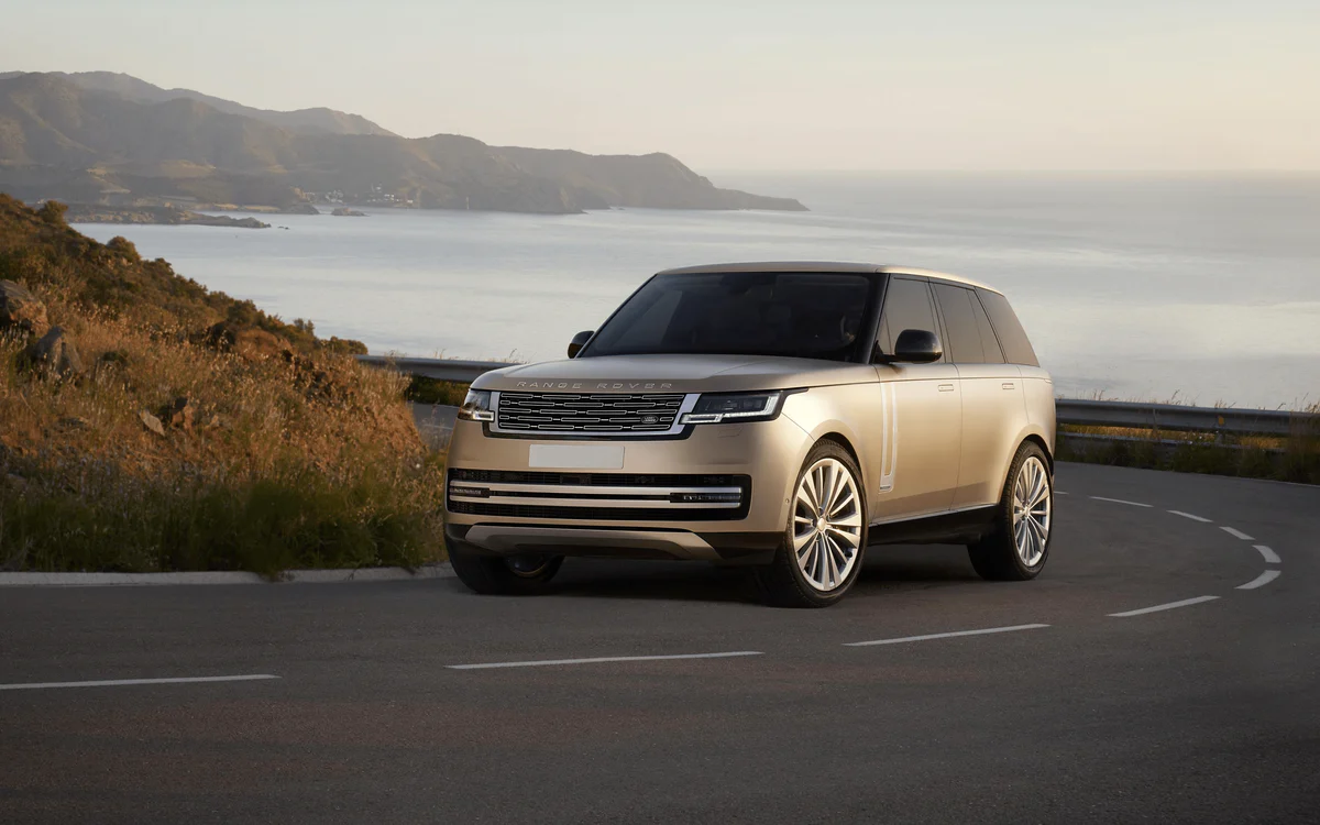 2022 Range Rover: Deep-dive into the ultimate luxury SUV.